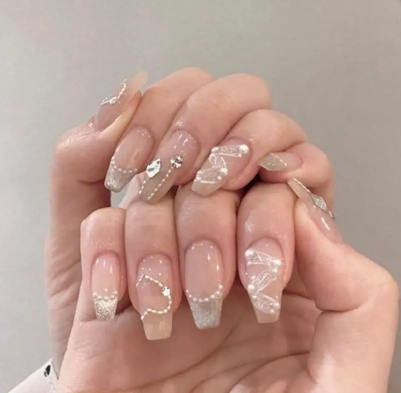 Top những mẫu nail chụp ảnh cưới cực dịu và ấn tượng cho nàng thêm điểm nhấ