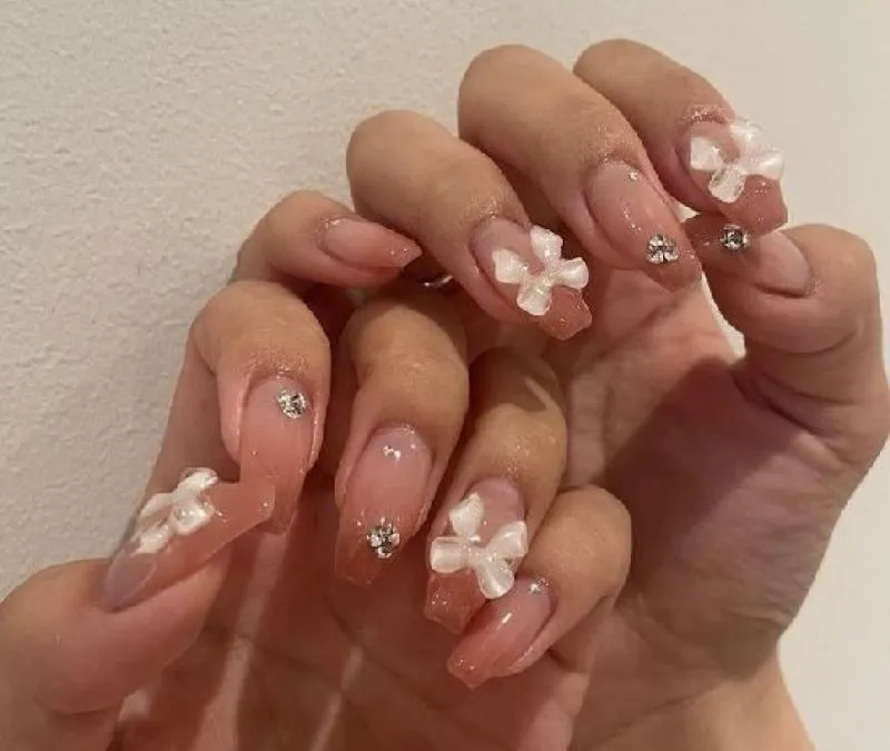 Top những mẫu nail chụp ảnh cưới cực dịu và ấn tượng cho nàng thêm điểm nhấ