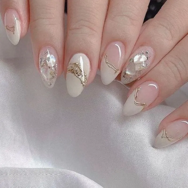 Top những mẫu nail chụp ảnh cưới cực dịu và ấn tượng cho nàng thêm điểm nhấ