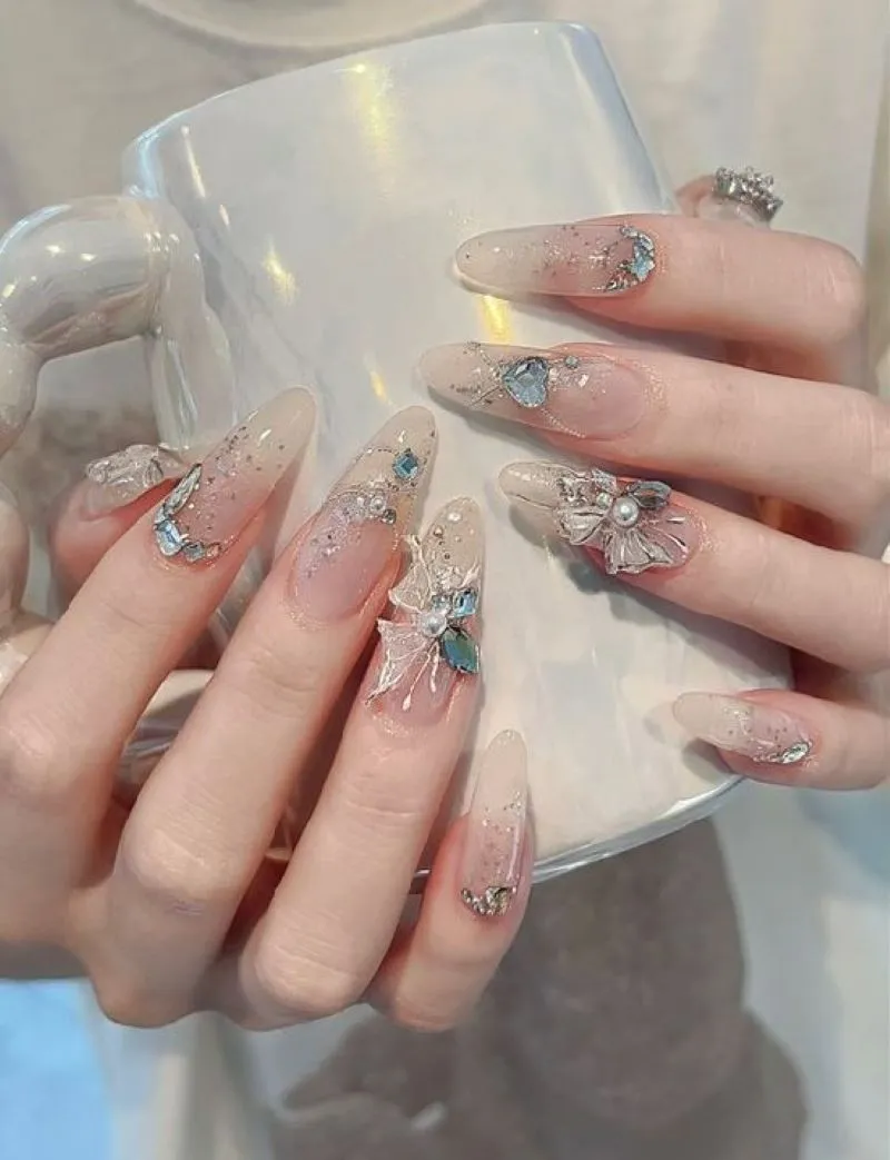 Top những mẫu nail chụp ảnh cưới cực dịu và ấn tượng cho nàng thêm điểm nhấ