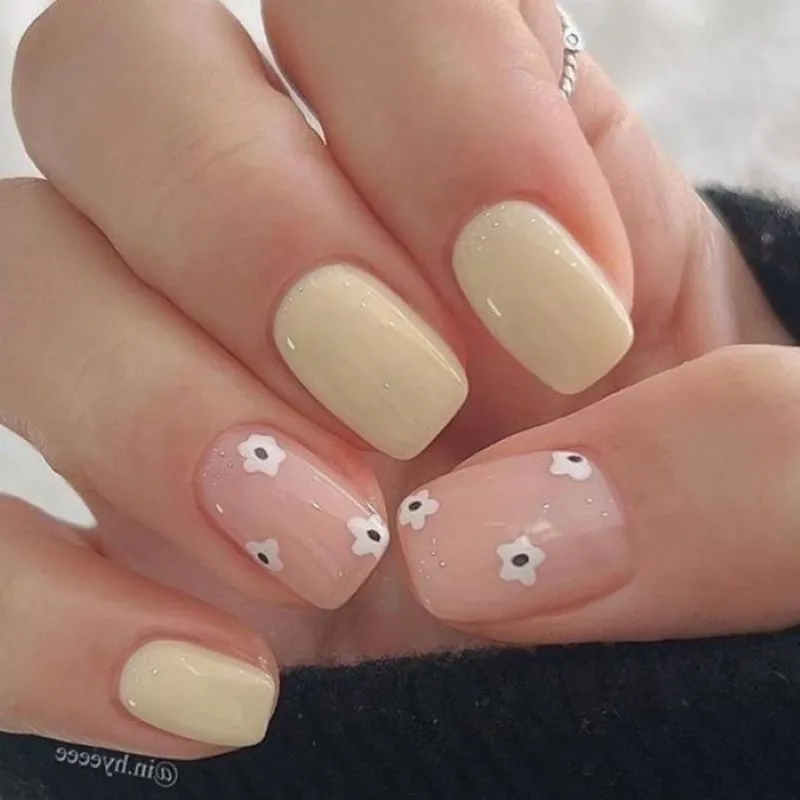 Top những mẫu nail vẽ hoa đơn giản nhất cho mọi ngày