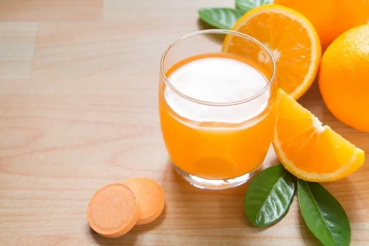 Uống vitamin C và lợi ích không ngờ trong làm đẹp