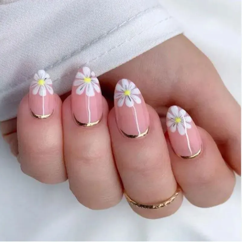 Xu hướng mẫu nail cọ nét sáng tạo