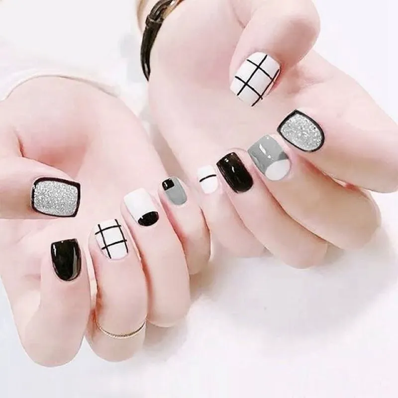 Xu hướng mẫu nail cọ nét sáng tạo