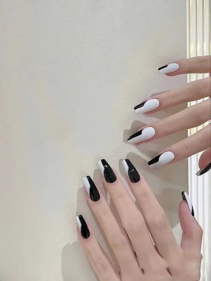 Ý tưởng tạo mẫu nail đen trắng độc đáo: Tạo sức hút mạnh mẽ với mọi người