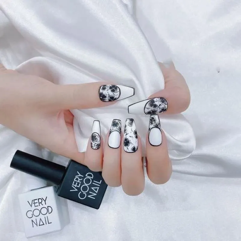 Ý tưởng tạo mẫu nail đen trắng độc đáo: Tạo sức hút mạnh mẽ với mọi người